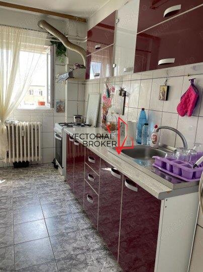 Basarabia, Arena Nationala, apartament 2 camere decomandat, 54 mp, bl. 1984,